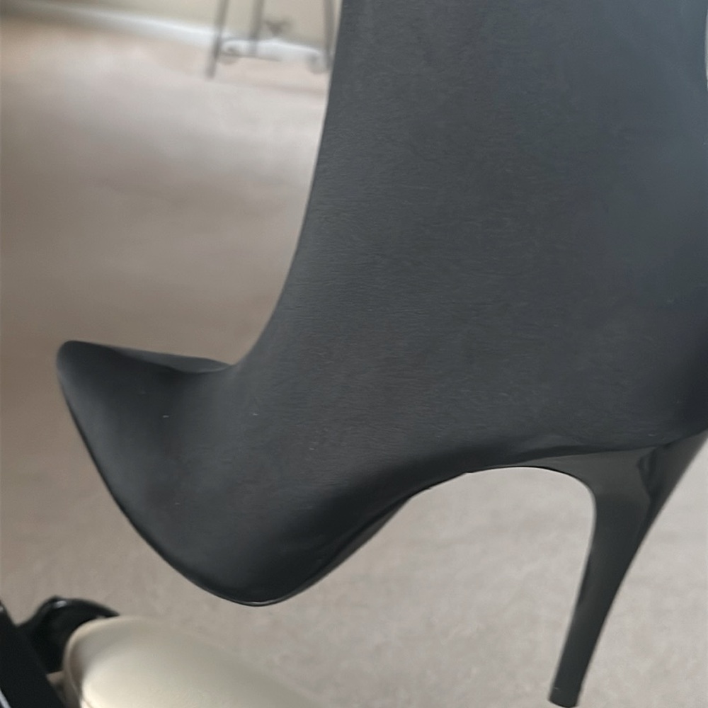 Black ELEGANT sock fit heeled boot !